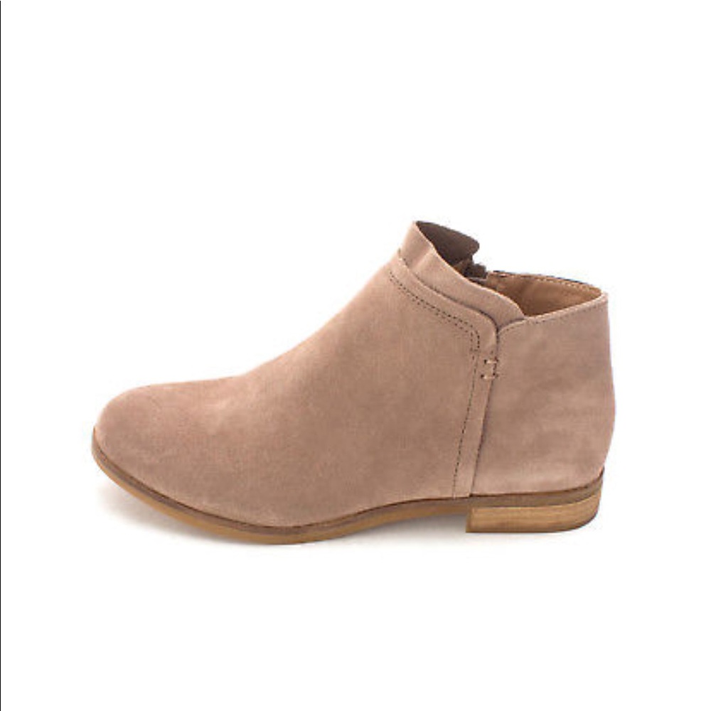 Steve Madden taupe booties